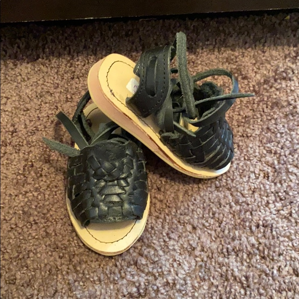 Sandals - Picture 2 of 4